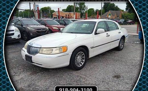 2000 Lincoln Town CAR Signature