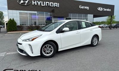 2019 Toyota Prius LE XLE