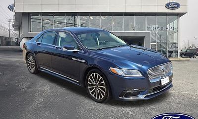 2017 Lincoln Continental Select