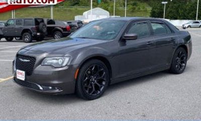 2017 Chrysler 300 300C Luxury Series