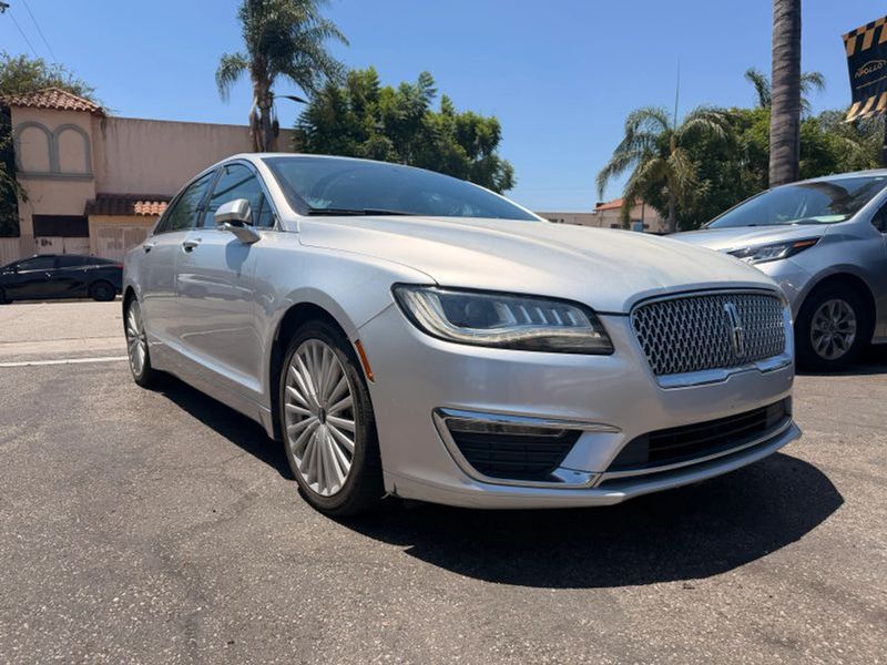 2017 Lincoln MKZ — a typically priced live listing