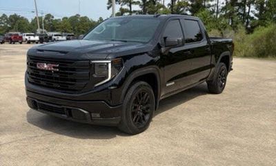 2023 GMC Sierra