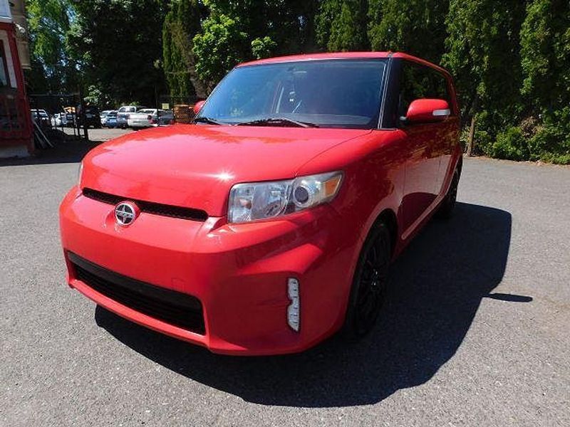 2015 Toyota Scion Xb — a typically priced live listing
