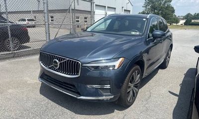 2023 Volvo XC60 Plus Bright