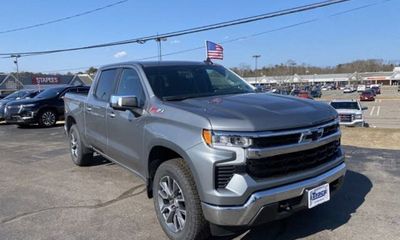 2023 Chevrolet Silverado LT