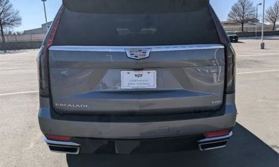 2022 Cadillac Escalade ESV Premium Luxury