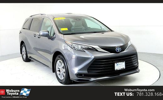 2025 Toyota Sienna LE
