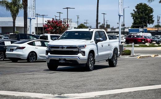2026 Chevrolet Silverado LT