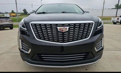 2022 Cadillac XT5 Premium Luxury