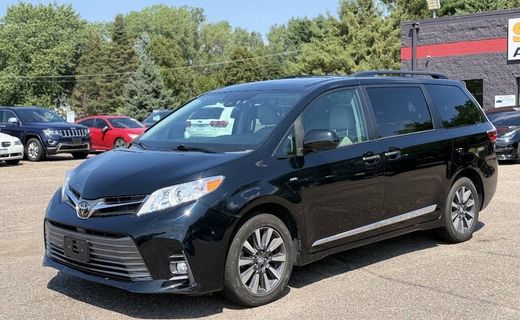 2020 Toyota Sienna XLE 7 Passenger