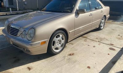 2000 Mercedes-Benz E-Class E320