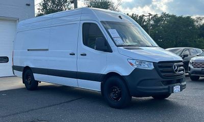 2025 Mercedes-Benz Sprinter 907 VS30
