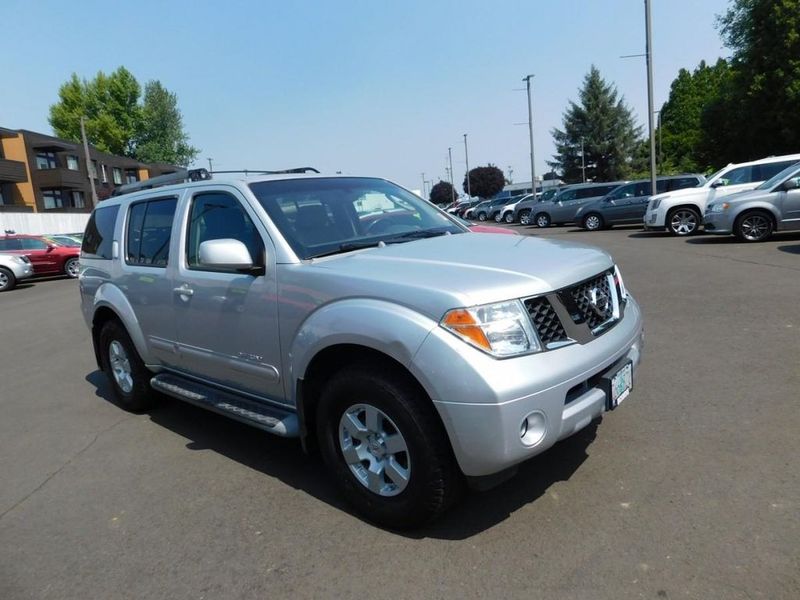 2005 Nissan Pathfinder — a typically priced live listing