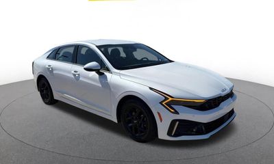 2025 Kia K5 LXS