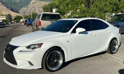 2016 Lexus IS 300