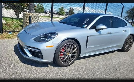 2017 Porsche Panamera GTS