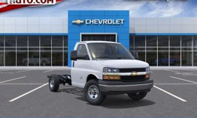 2026 Chevrolet Express 3500 Cutaway 139