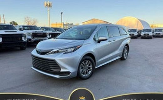2022 Toyota Sienna XLE