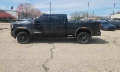 2024 GMC Sierra HD AT4