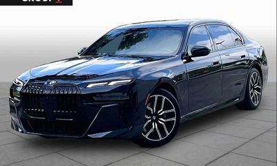 2023 BMW 740I