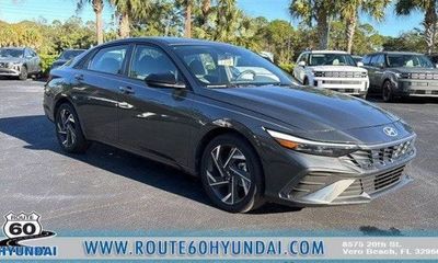 2025 Hyundai Elantra Blue SEL Sport