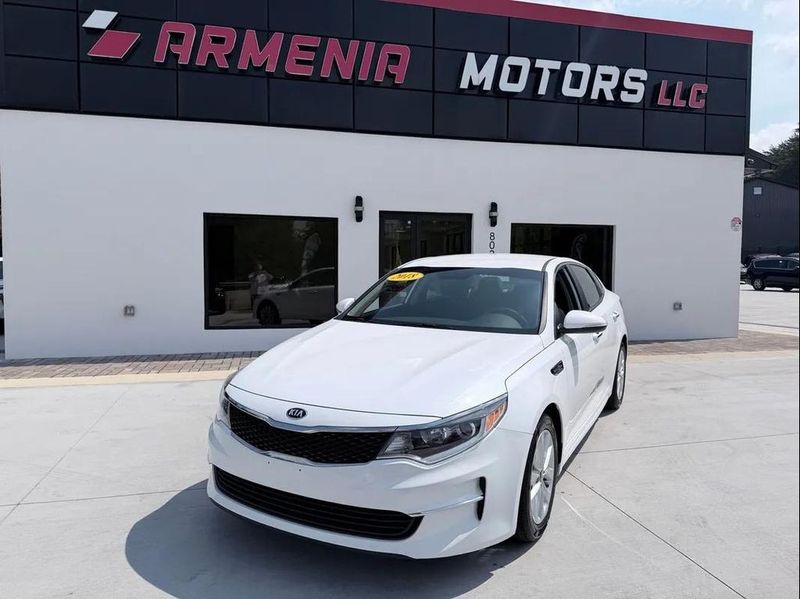 2018 Kia Optima — a typically priced live listing