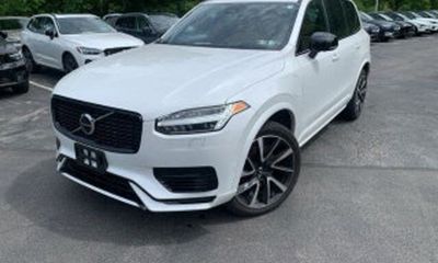 2025 Volvo XC90 Plus Bright