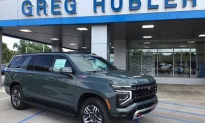 2025 Chevrolet Suburban RST