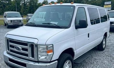 2010 Ford E-350