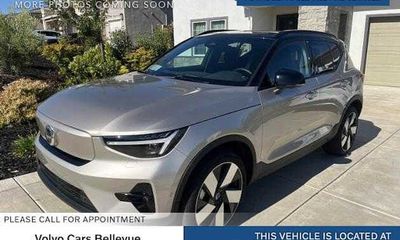 2023 Volvo XC40 Ultimate Dark