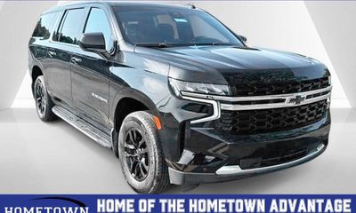 2023 Chevrolet Suburban LS