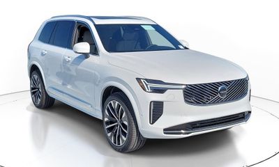 2026 Volvo XC90 Plus Bright