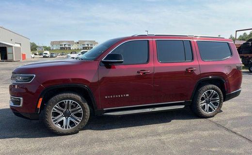 2023 Jeep Wagoneer Base
