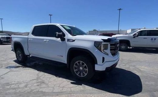 2024 GMC Sierra AT4