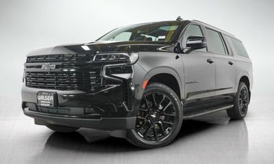 2023 Chevrolet Suburban RST
