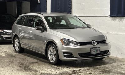2015 Volkswagen Golf Sportwagen 1 8T TDI