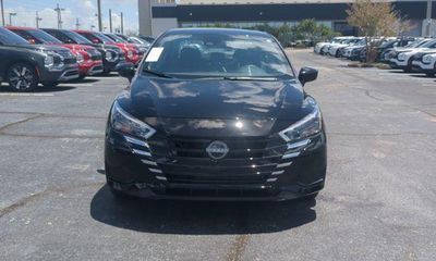 2025 Nissan Versa SV