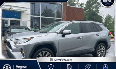 2019 Toyota RAV4 XLE Premium
