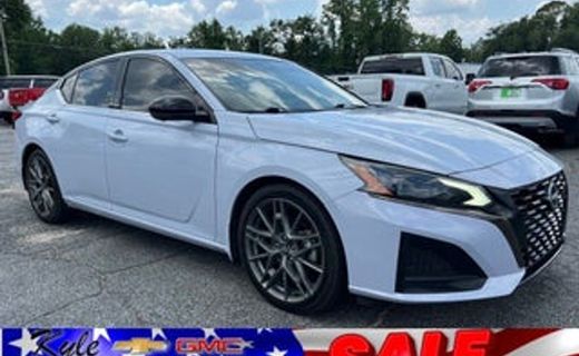 2023 Nissan Altima SR