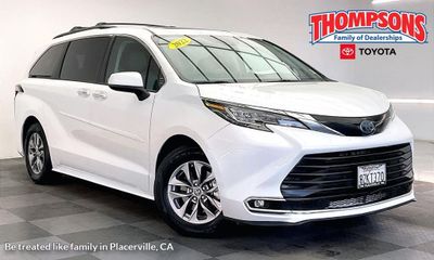 2022 Toyota Sienna XLE