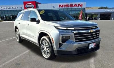 2025 Chevrolet Traverse LT
