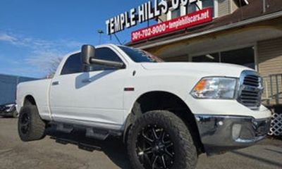 2013 Chevrolet Avalanche LS