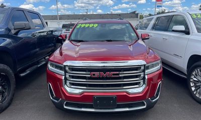 2023 GMC Acadia SLT