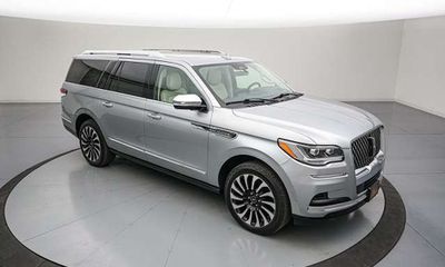 2022 Lincoln Navigator L BL