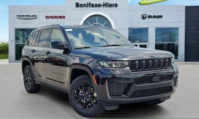 2026 Jeep Grand Cherokee Base Laredo
