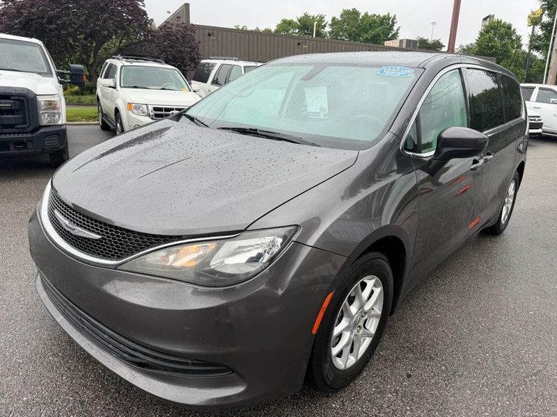 2017 Chrysler Pacifica — a typically priced live listing