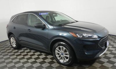 2022 Ford Escape SE