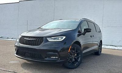 2026 Chrysler Pacifica Select