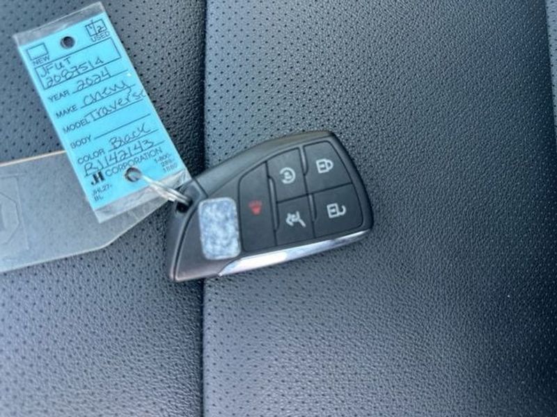 2024 Chevrolet Traverse — a typically priced live listing