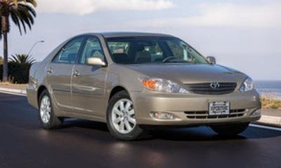 2004 Toyota Camry LE